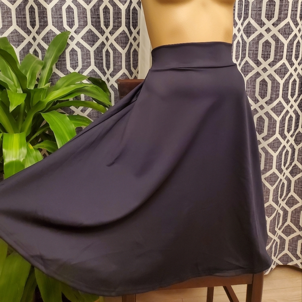 Beautiful Dark Navy Blue Skirt Large - Picture 2 of 8